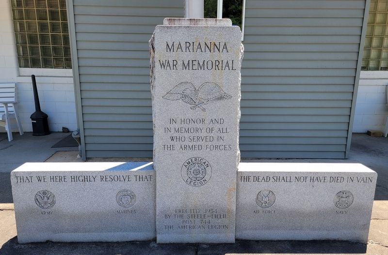 Marianna War Memorial image. Click for full size.