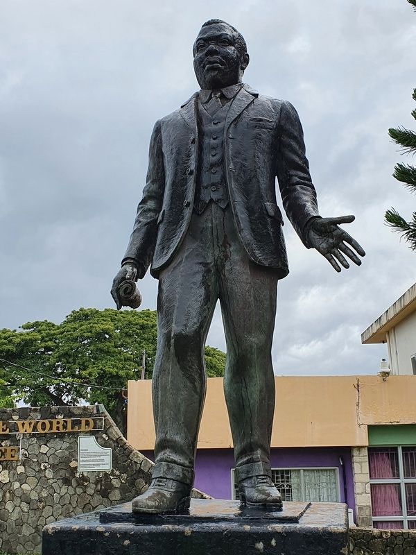 Marcus Garvey Statue image. Click for full size.