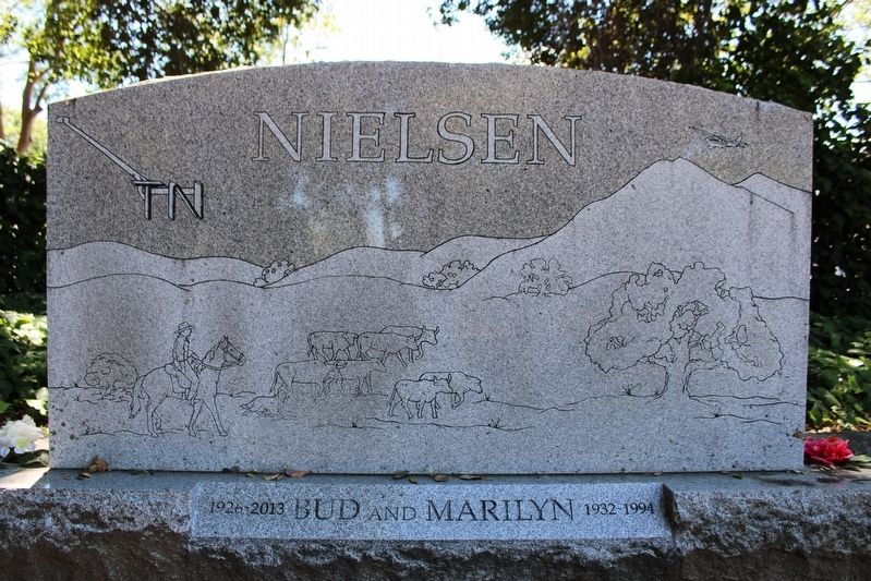 Nielsen headstone image. Click for full size.