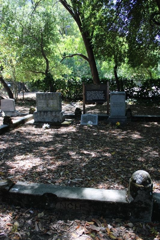 Lynch Family Plot image. Click for full size.