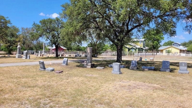 The view of the Alejo de la Encarnaci�n P�rez Marker from the cemetery image. Click for full size.