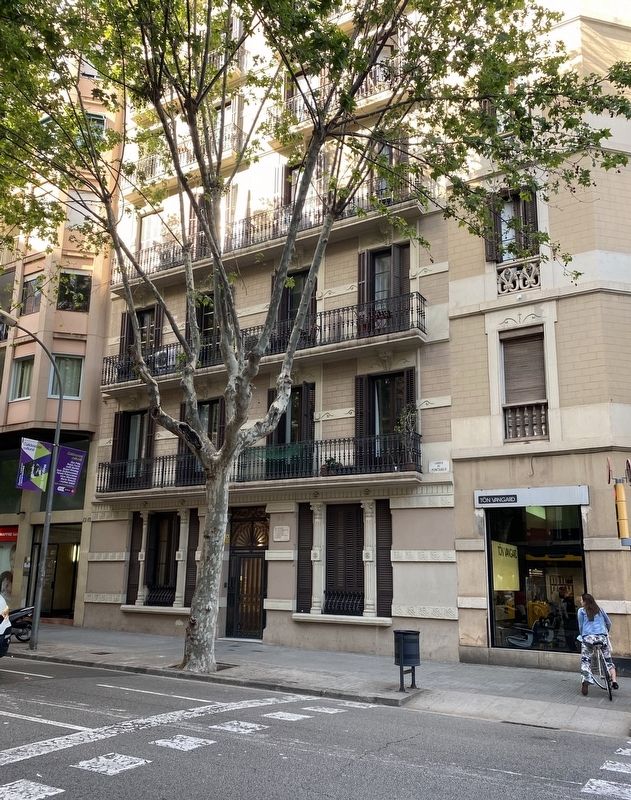 El Taller dels Rusi�ol i Claras� / The workshop of Rusi�ol and Claras� Marker wider view image. Click for full size.