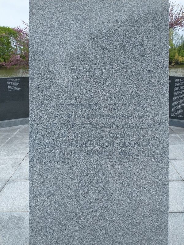 Monroe County World Wars Memorial image. Click for full size.