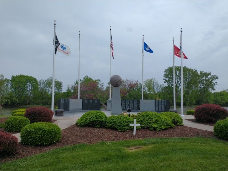 Monroe County World Wars Memorial image. Click for full size.