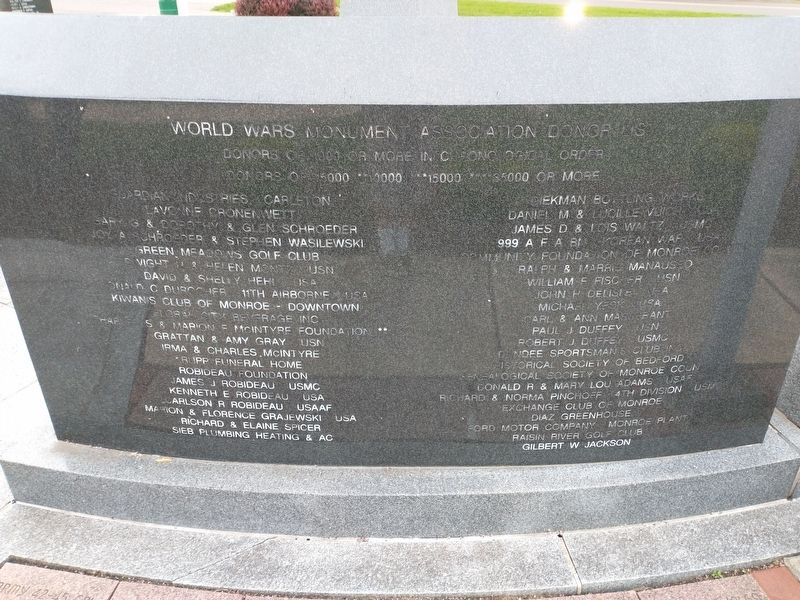 Monroe County World Wars Memorial image. Click for full size.