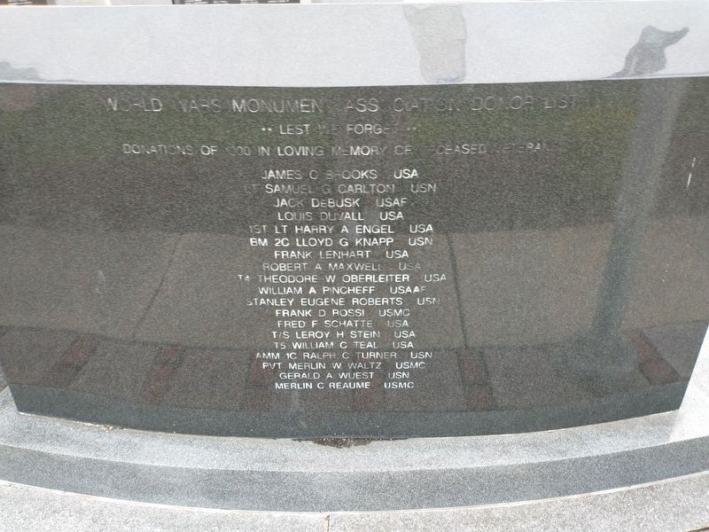 Monroe County World Wars Memorial image. Click for full size.
