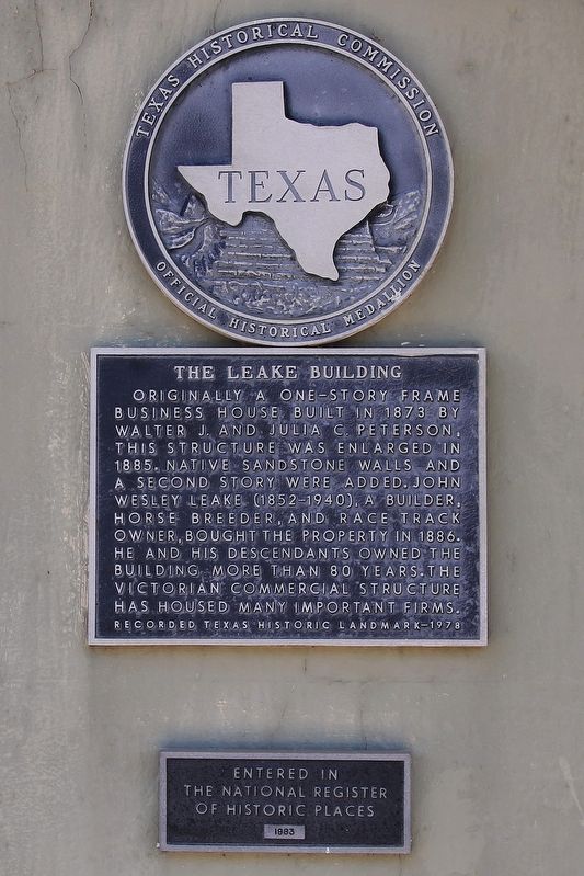 The Leake Building Marker image. Click for full size.