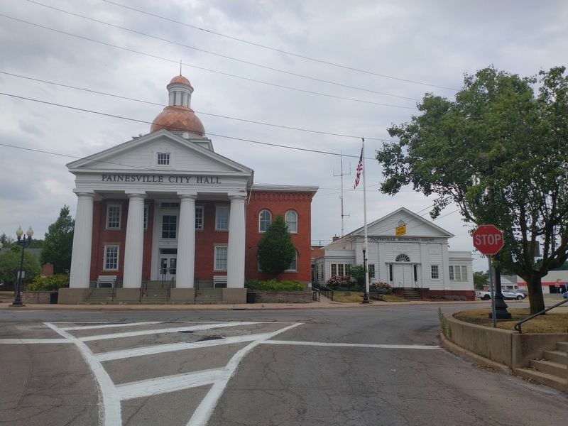 Painesville City Hall image. Click for full size.