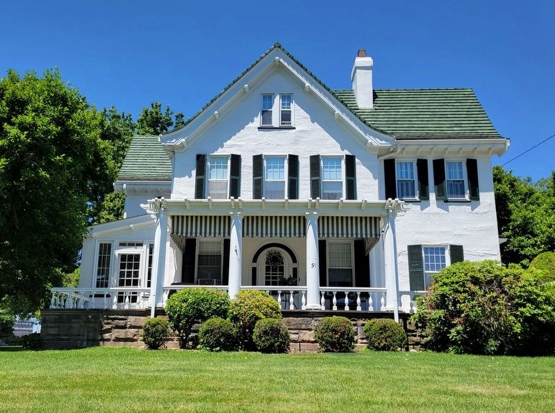 51 South Wade Avenue image. Click for full size.