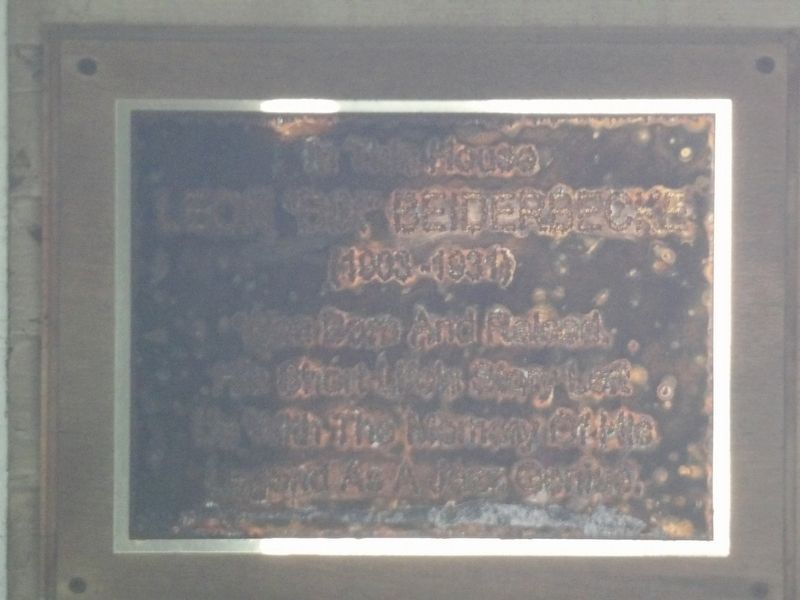 Leon Bix Beiderbecke House Marker. Click for full size. Leon Bix Beiderbecke House Marker image. Click for full size.