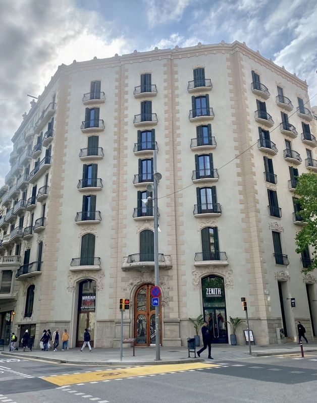Llu�s Companys Marker - wider view image. Click for full size.