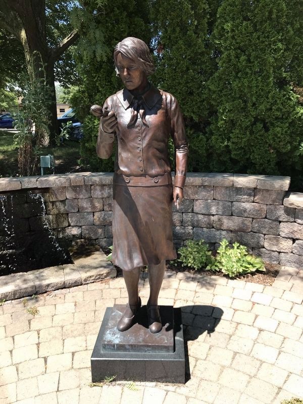 Radium Girl Memorial Statue image. Click for full size.
