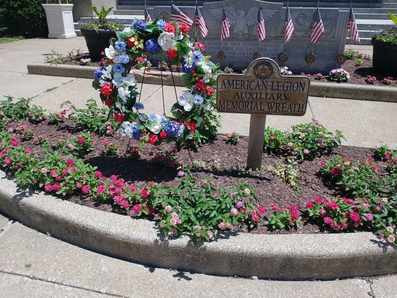 American Legion Auxiliary Memorial Wreath image. Click for full size.