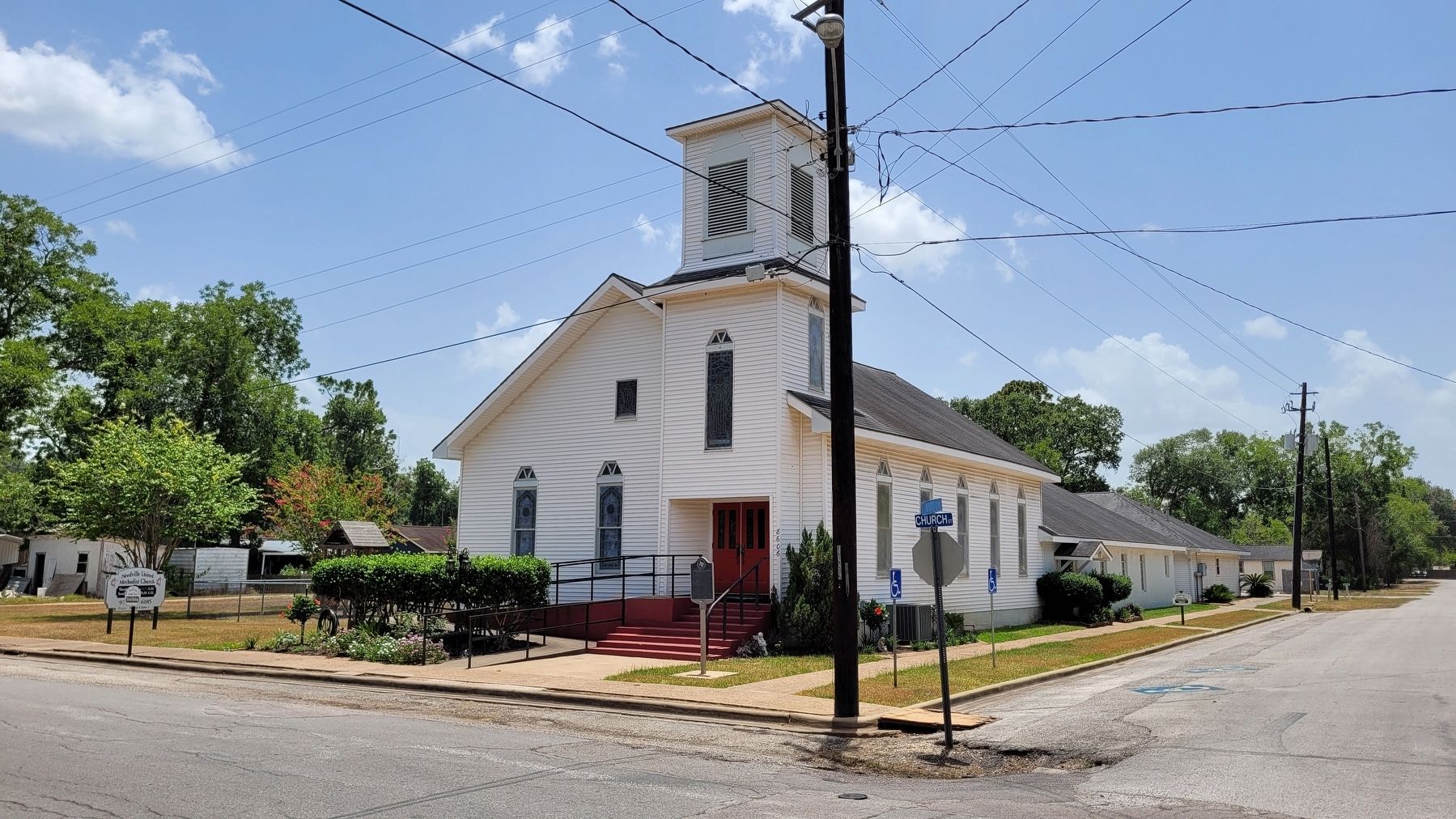 The view of the Needville Methodist Church and Marker from the street image. Click for full size.