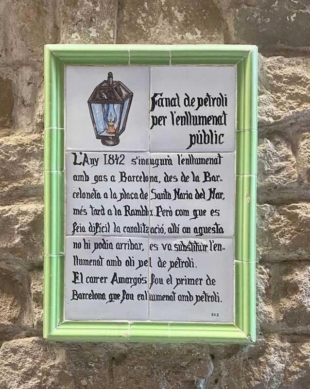 Kanal de petroli per l'enllumenat p�blic / First Street Lighting with Oil Marker image. Click for full size.