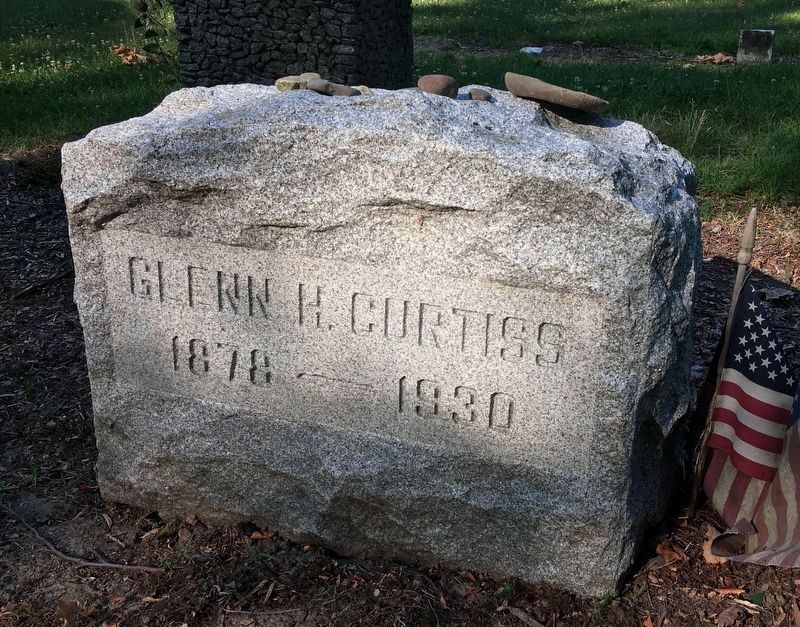 Glenn Curtiss Headstone in the Pleasant Valley Cemetery image. Click for full size.