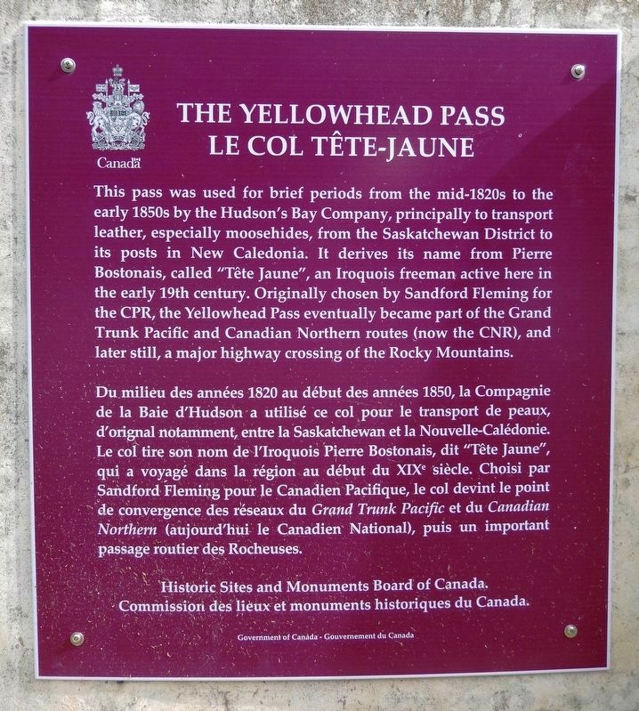 The Yellowhead Pass / Le col Tte-Jaune Marker image. Click for full size.
