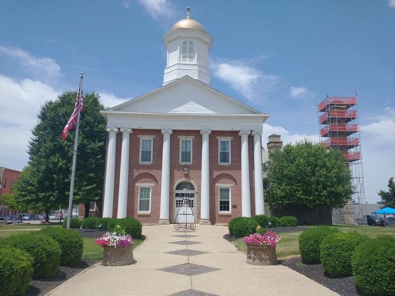 Highland County Courthouse image. Click for full size.