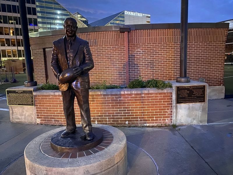 Knute Rockne Statue and Marker at Gridiron Plaza image. Click for full size.