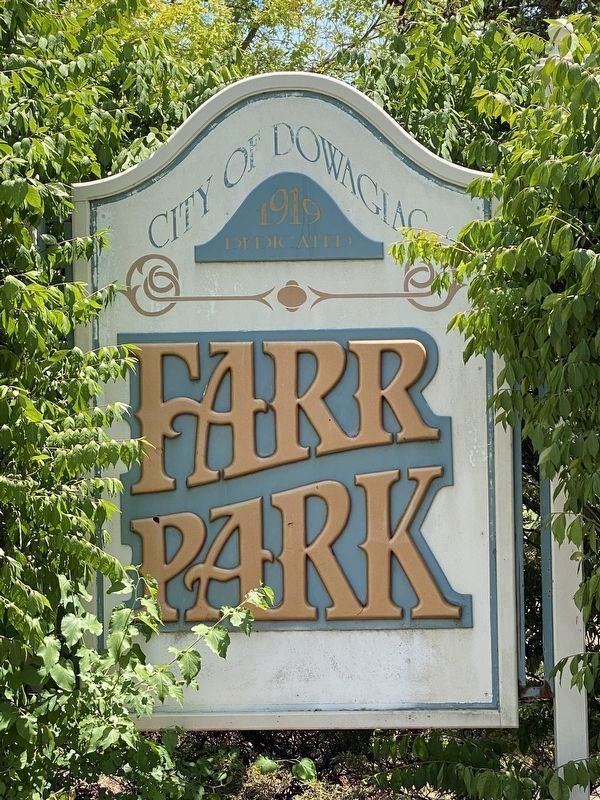 Farr Park Sign image. Click for full size.