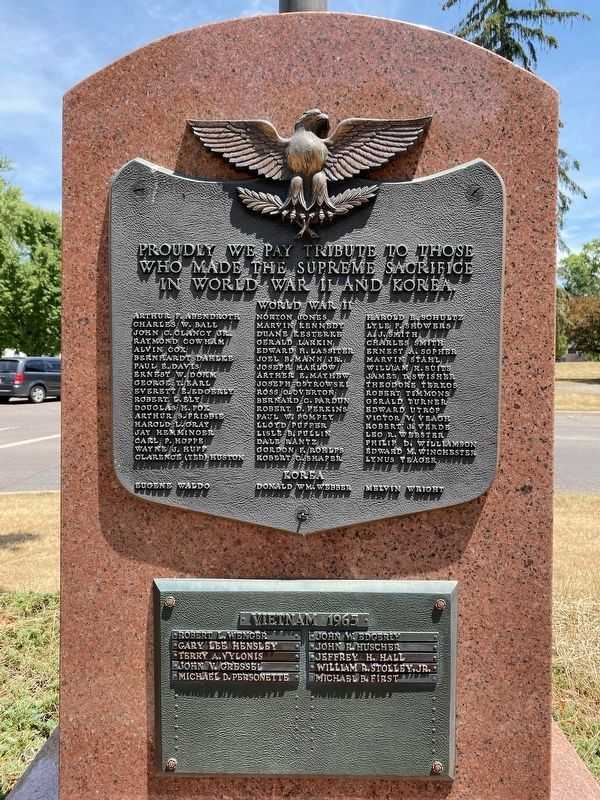 Dowagiac World War II - Korean Conflict - Vietnam War Memorial. Click for full size. Dowagiac World War II - Korean Conflict - Vietnam War Memorial image. Click for full size.