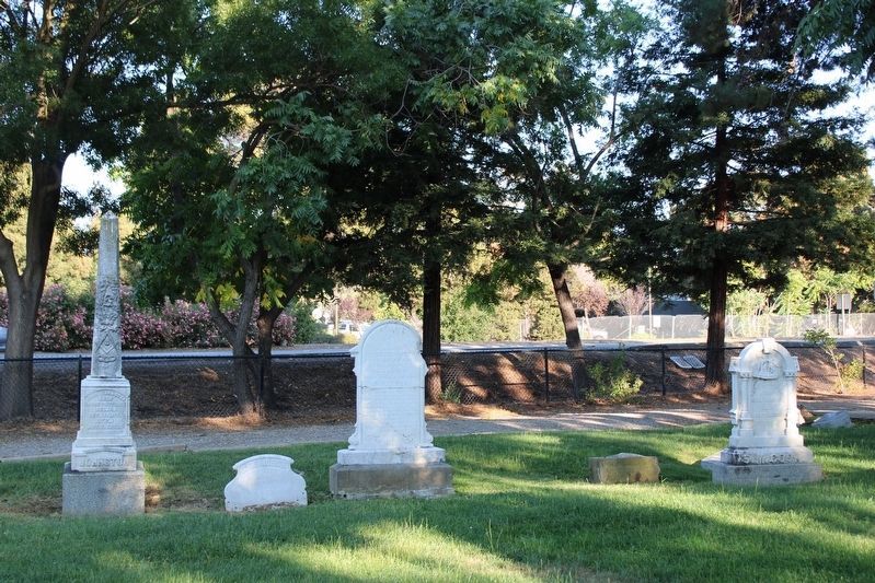 George Edgar Filkins Grave Site - (Center Headstone) image. Click for full size.