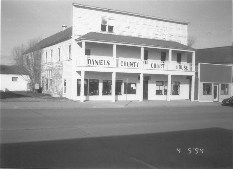 Daniels County Courthouse image. Click for more information.