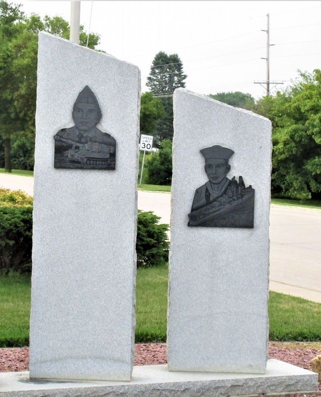 Dyersville Veterans Memorial Detail image. Click for full size.