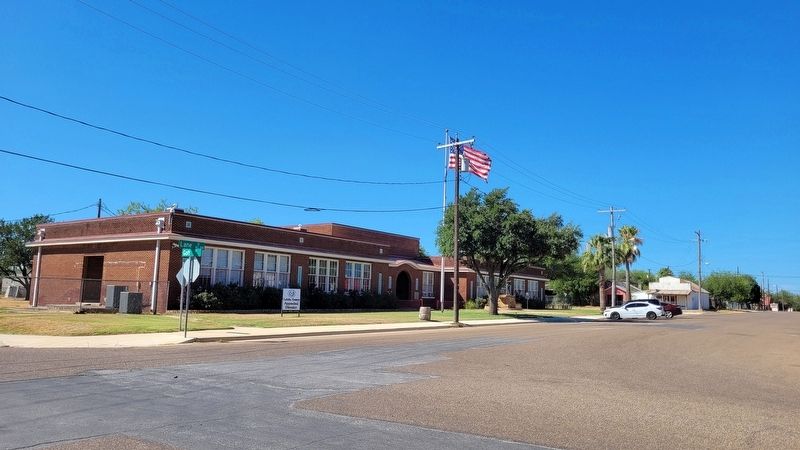 The view of the Welhausen School and Marker from the street. Click for full size. The view of the Welhausen School and Marker from the street image. Click for full size.