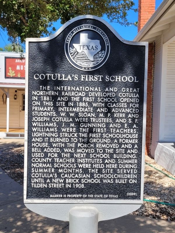 Cotulla's First School Marker image. Click for full size.