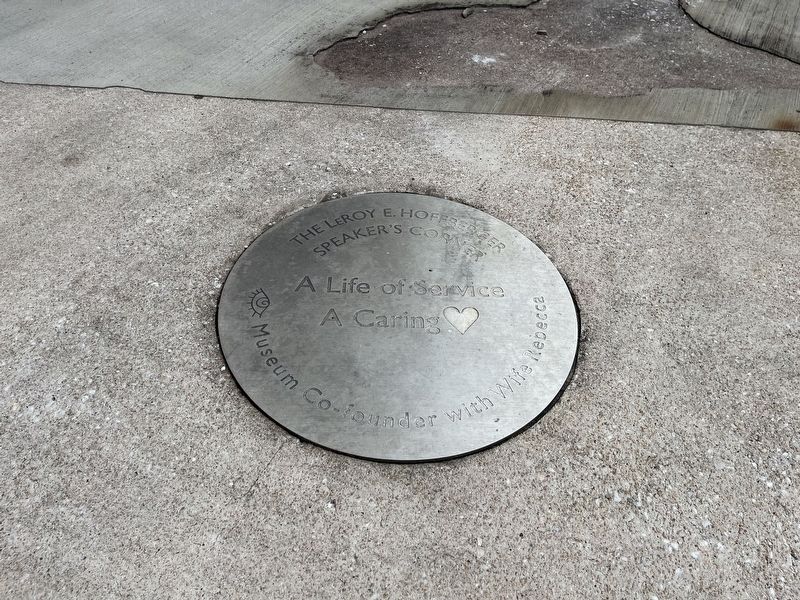 Dedication plaque at the speaker's corner image. Click for full size.