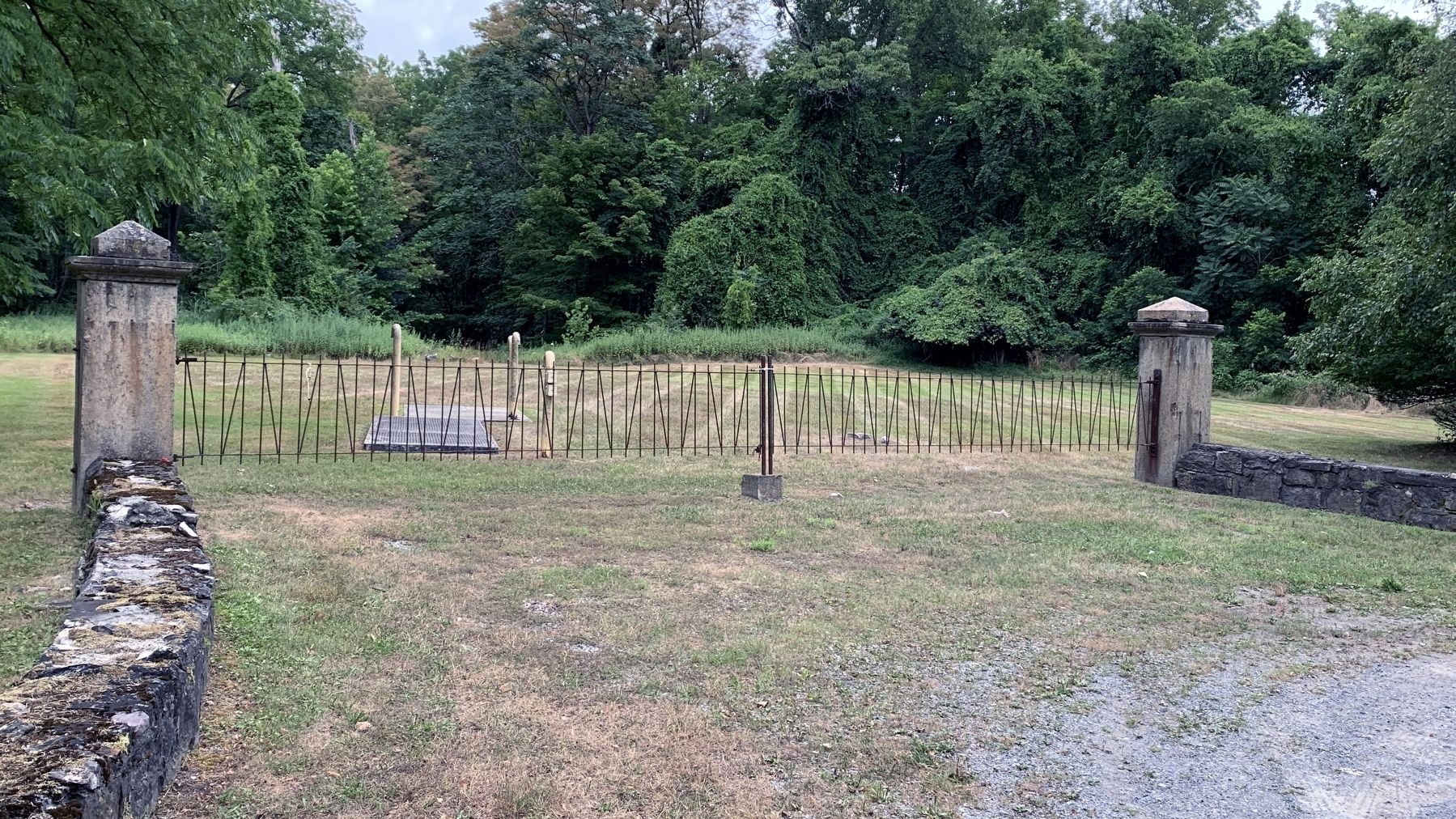 Estate Owned and Occupied 1804-1812 By George Clinton Marker image. Click for full size.