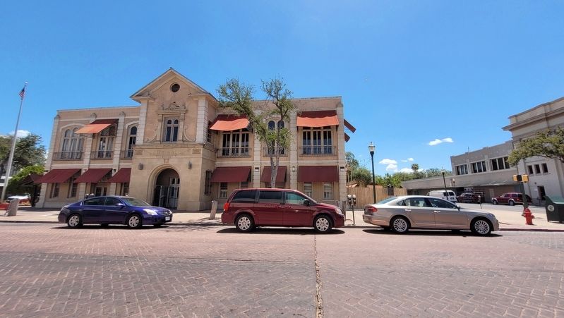 The view of the City Hall building from across the street image. Click for full size.