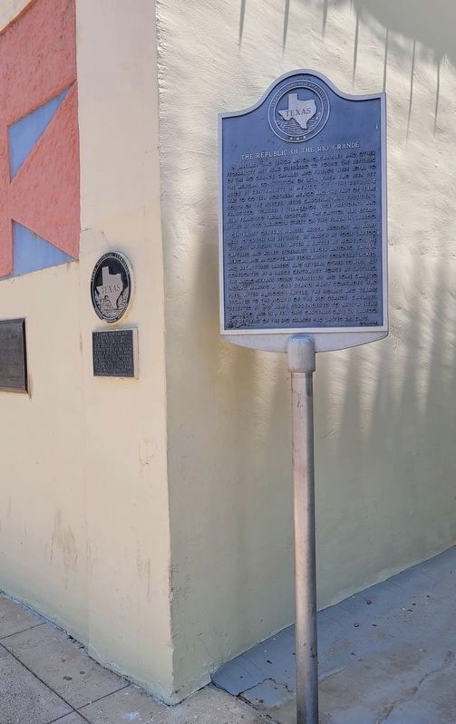 The Capitol, Republic of the Rio Grande Marker is on the left of the two markers image. Click for full size.