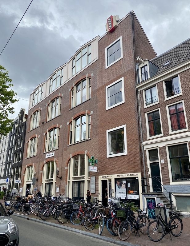 Prinsenschool Marker - wide view image. Click for full size.