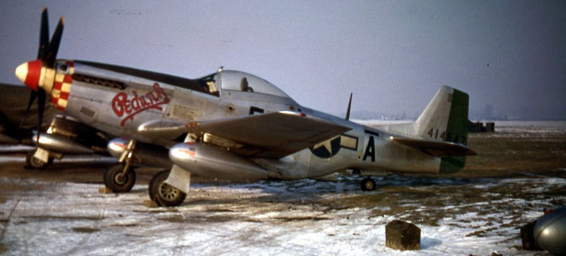 P-51D 44-14647 5Q-A "Pedunk" of the 339th Fighter Group's 504th Fighter Squadron image. Click for full size.