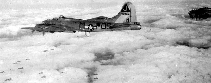 A B-17 Flying Fortress (DS-M, serial number 44-8455) of the 351st Bomb Group. image. Click for full size.