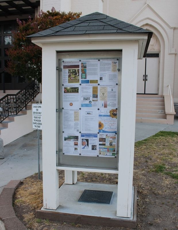 Kiosk and Time Capsule plaque. Click for full size. Kiosk and Time Capsule plaque image. Click for full size.