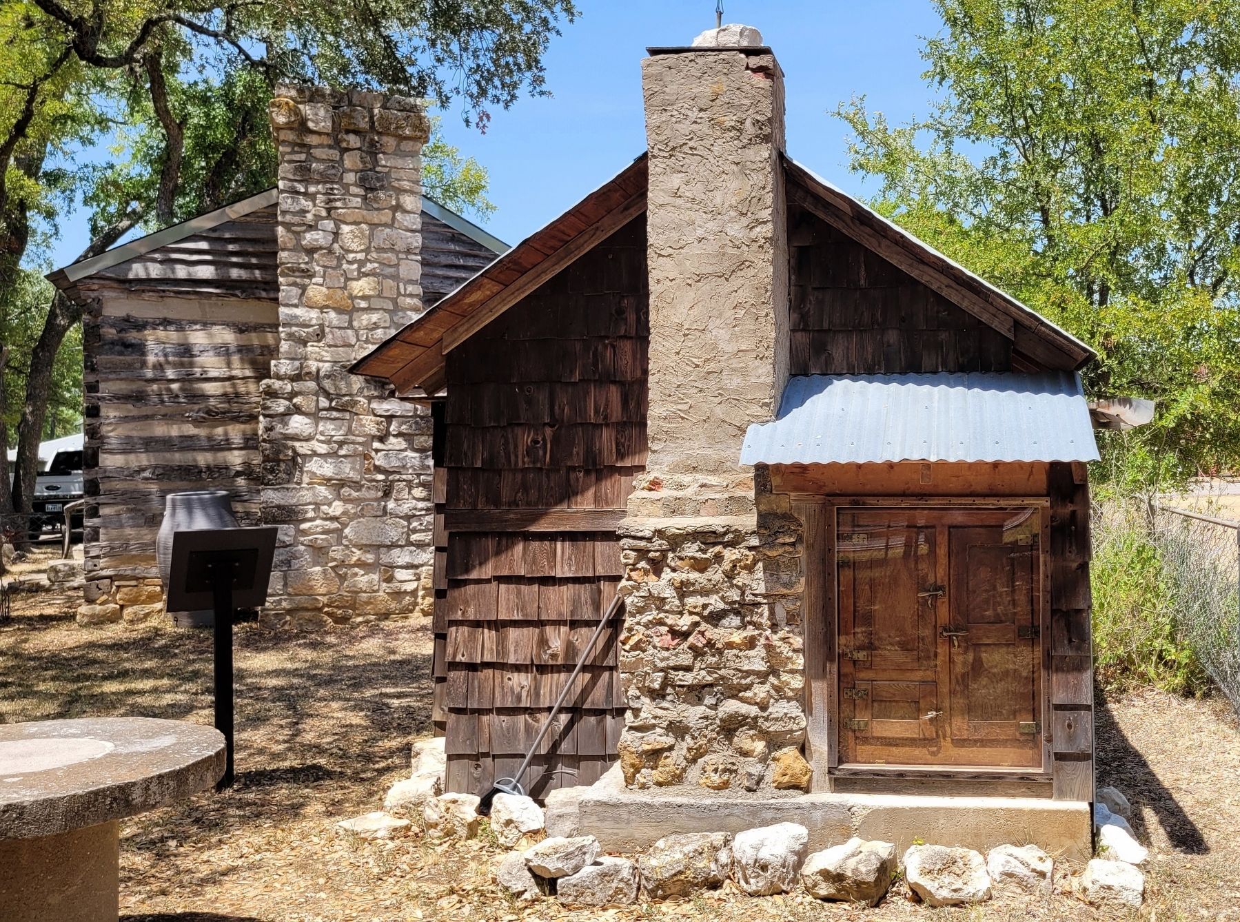 The side of the Writer's Cabin with the Icebox built in on the right image. Click for full size.