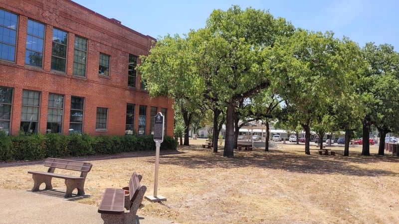 The Alice Gray Hamblen Marker in front of the Salado Civic Center image. Click for full size.