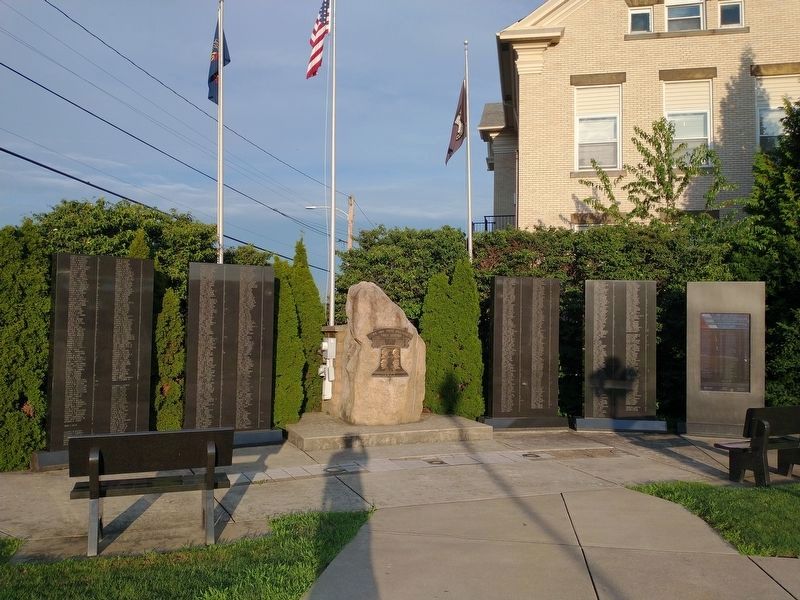 Mount Pleasant Veterans Memorial image. Click for full size.