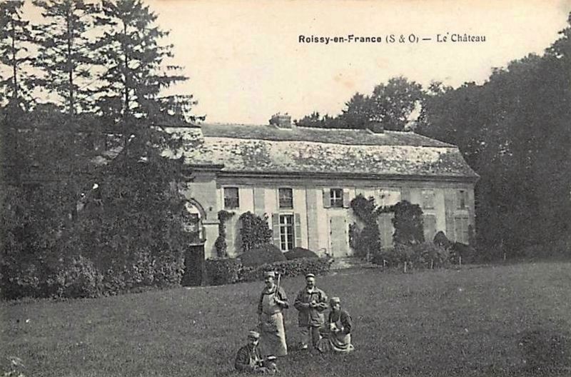 Roissy-en-France (S&O) Le Château - postcard on marker image. Click for full size.