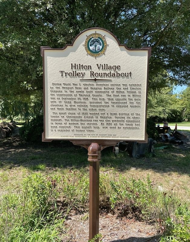 Hilton Village Trolley Roundabout Marker image. Click for full size.