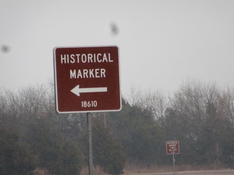 Mulberry Cemetery Directional Sign and Marker Number image. Click for full size.