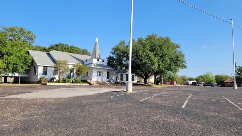 The view of the Bosqueville Baptist Church and Marker from the church parking lot image. Click for full size.