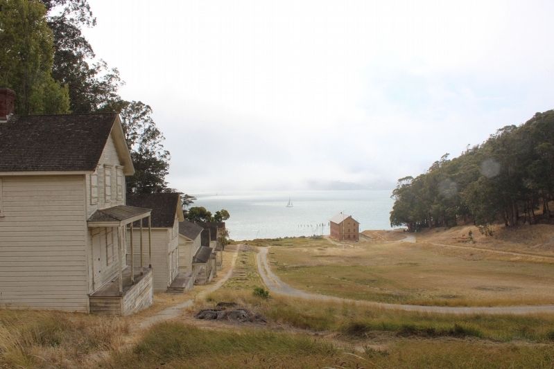 Officers' Row, Parade Grounds, and Garrison Building image. Click for full size.