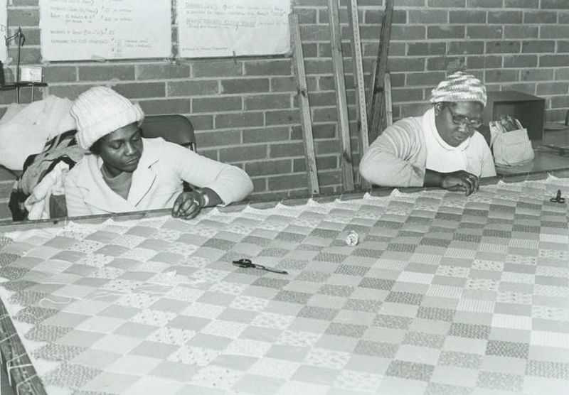 Quilting Bee at Gee's Bend image. Click for full size.