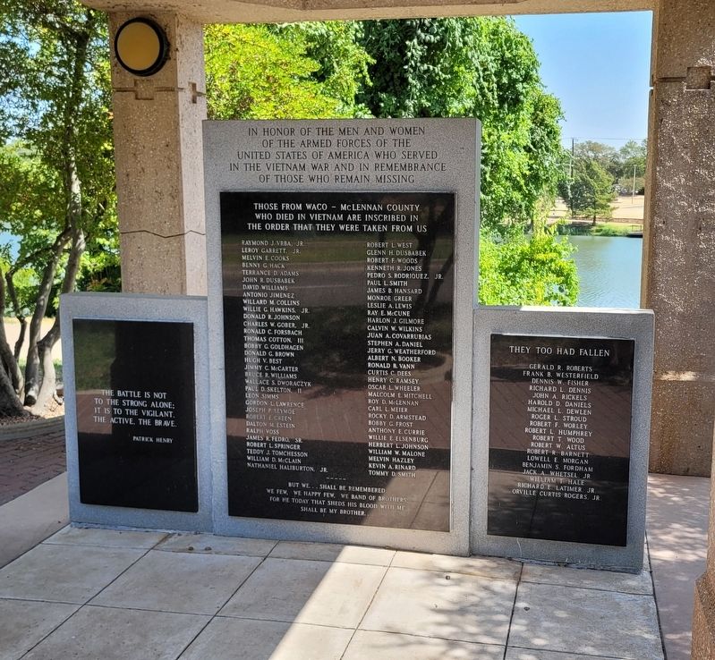 Vietnam Veterans Memorial image. Click for full size.