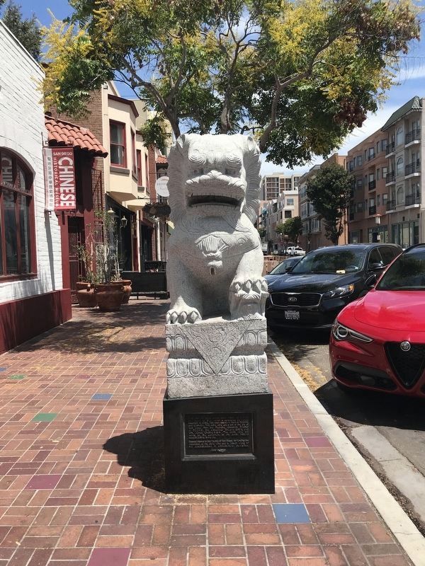 Stone Lion and Marker image. Click for full size.
