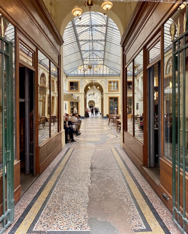 La Galerie Vivienne - interior view image. Click for full size.